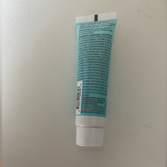 NWT FIRST AID BEAUTY Brighten + Glow Moisturizer W/ Vitamin C 10mL Deluxe Mini - Picture 3 of 4